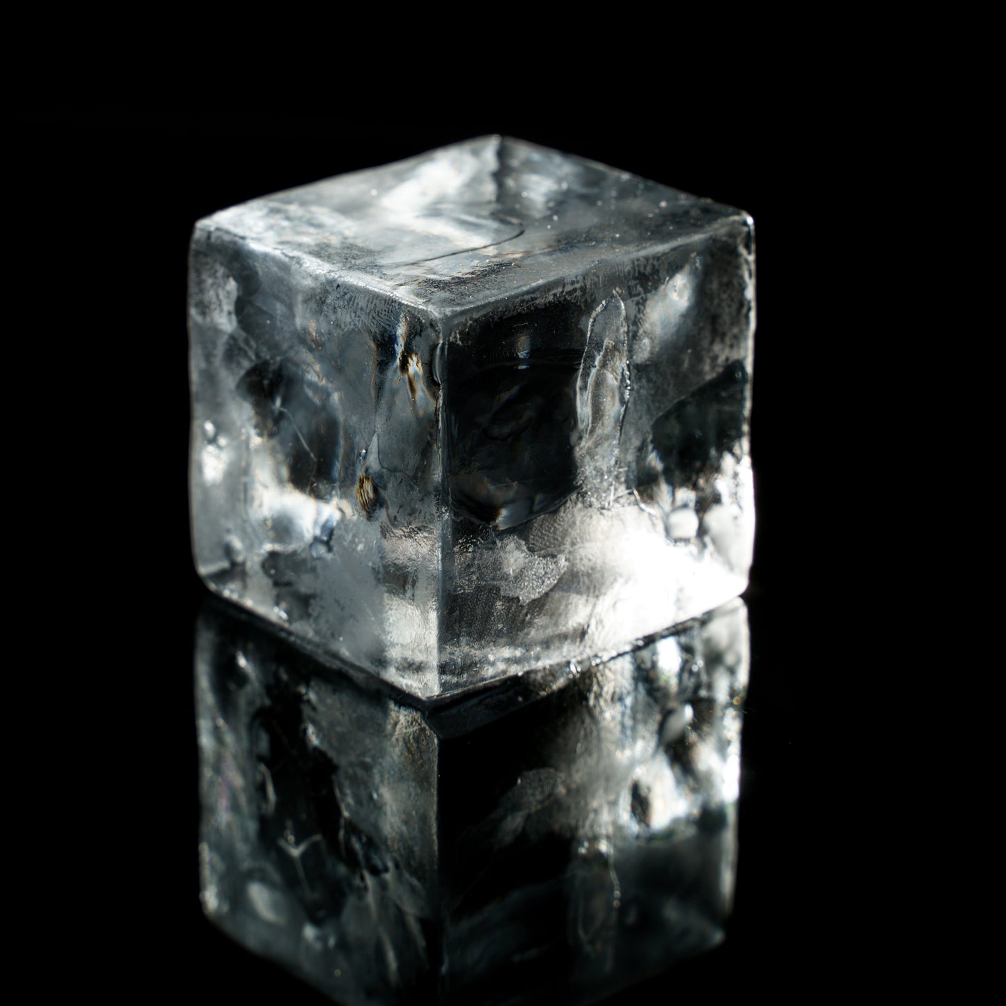 2 x 2 x 2.5 Ice Cubes (13 units per bag)